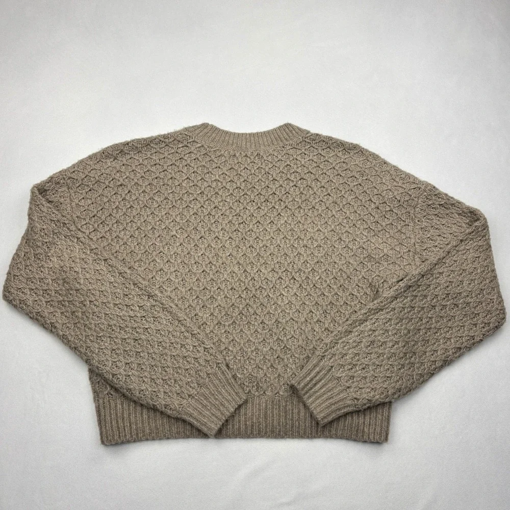 Hollister Womens XS Beige Oatmeal Chunky Open Knit Cropped Crewneck Sweater